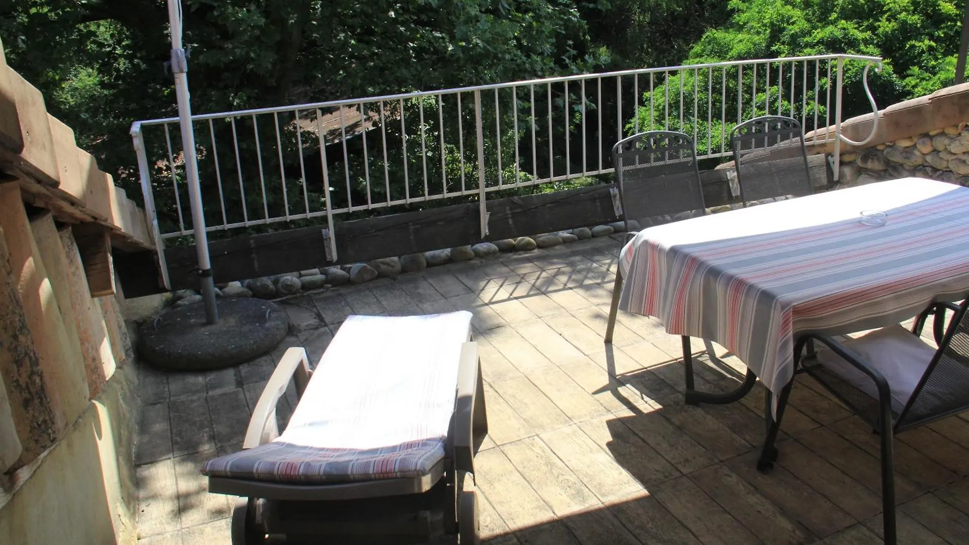 Gites A La Ferme Du Bosquet Saint-Didier-sous-Aubenas 0*,